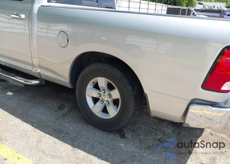 2018 Ram 1500 Slt 4X4 6'4 Box z USA, uszkodzony, nr VIN 1C6RR7TT3JS115295